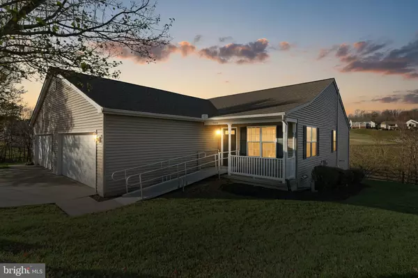 7220 SENECA RIDGE DR, York, PA 17403