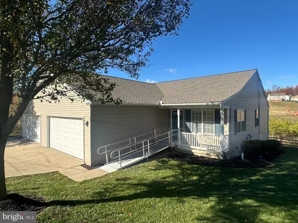 7220 SENECA RIDGE DR, York, PA 17403