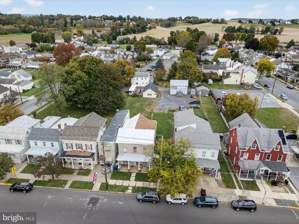 19 W PENN AVE, Robesonia, PA 19551