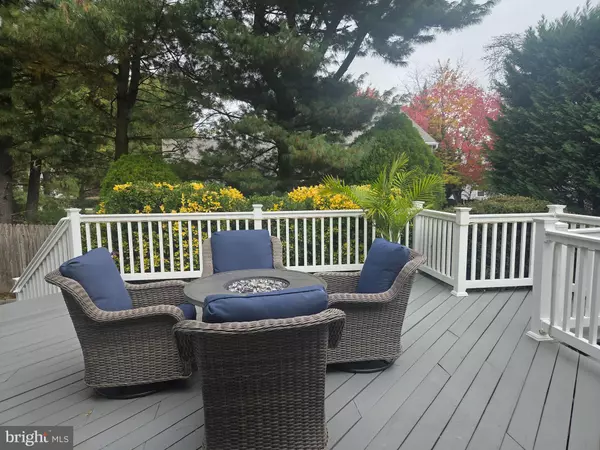 Mount Laurel, NJ 08054,607 WOODTHRUSH CT