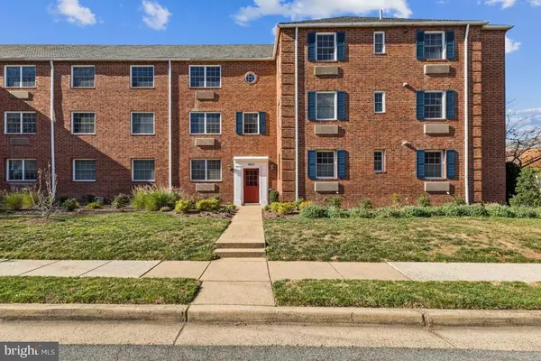1620 W ABINGDON DR W #301, Alexandria, VA 22314