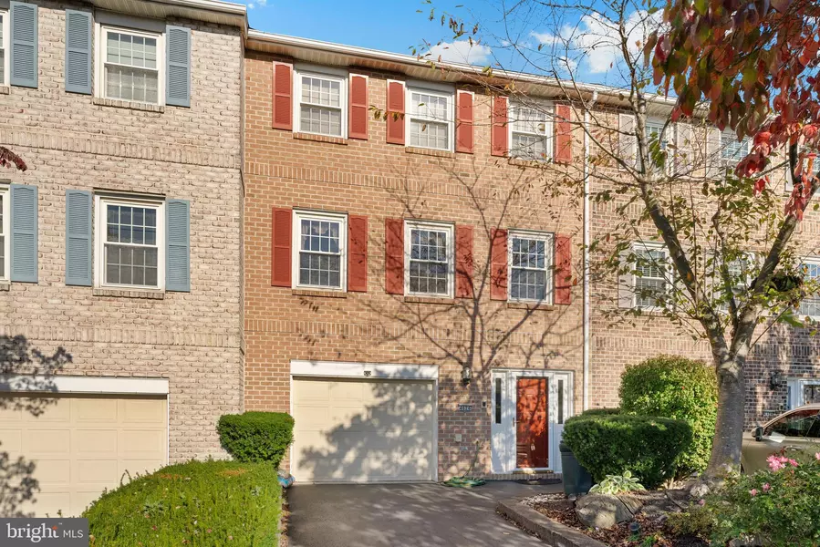 4626 N HEDGEROW DR, Allentown, PA 18103