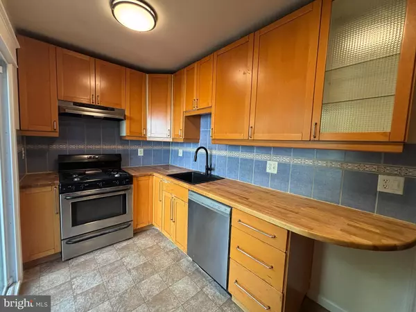 Philadelphia, PA 19128,214 EAST ST