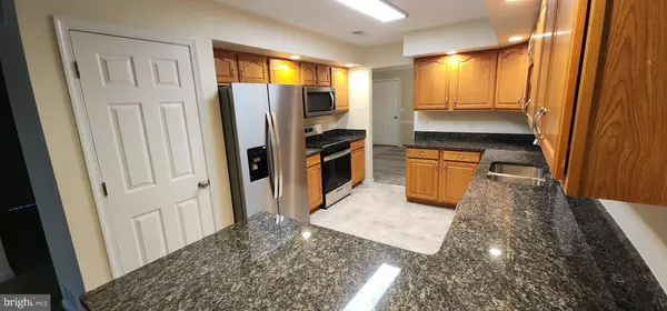 York, PA 17402,4049 WOODSPRING LN #4049