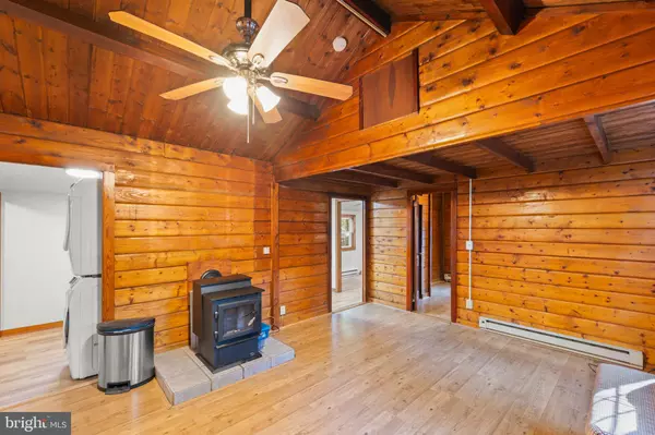 Bluemont, VA 20135,387 LAUREL LN