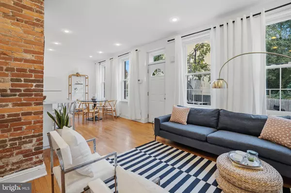 Philadelphia, PA 19123,208 W LAUREL ST