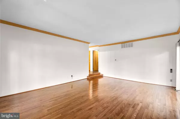 Columbia, MD 21044,10457 STERNWHEEL PL