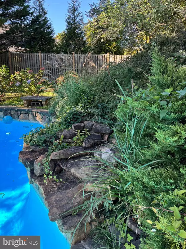 Annapolis, MD 21401,1860 LINDAMOOR LN