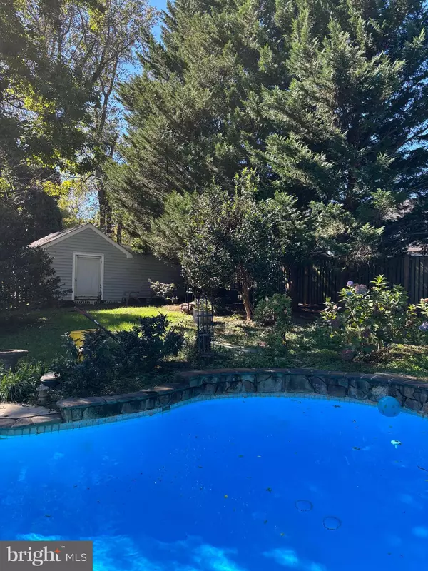 Annapolis, MD 21401,1860 LINDAMOOR LN