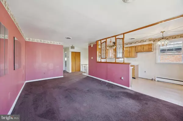 Philadelphia, PA 19152,9009 BROUS AVE