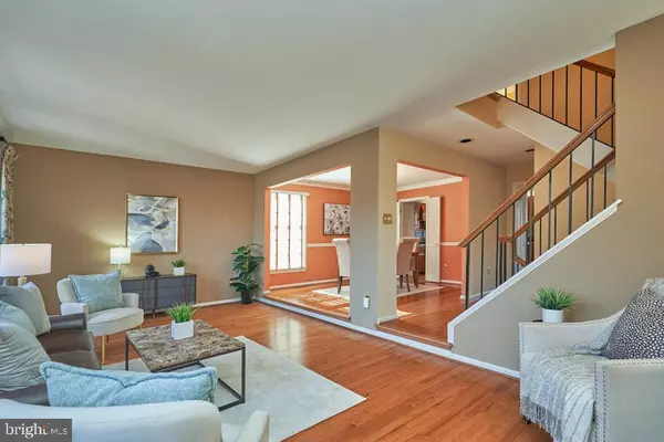 Alexandria, VA 22311,5116 WOODMIRE LN