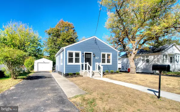 Penns Grove, NJ 08069,142 N DOLBOW AVE