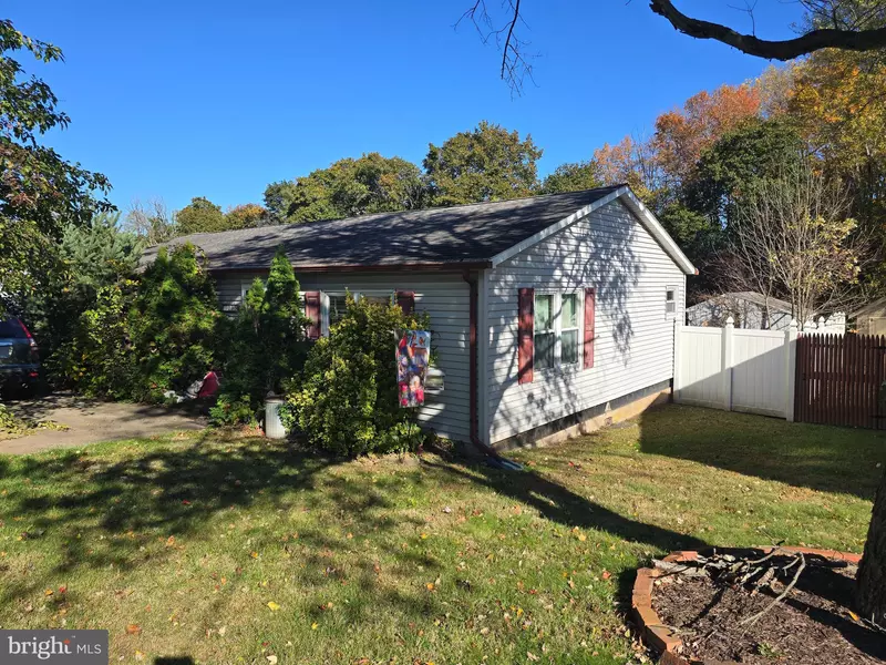 1235 E MAIN ST, Douglassville, PA 19518