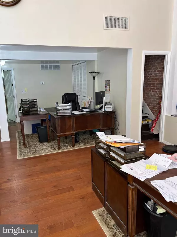 York, PA 17403,325 E MARKET ST