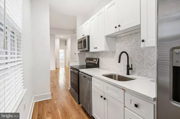 Philadelphia, PA 19107,306 S 10TH ST #B