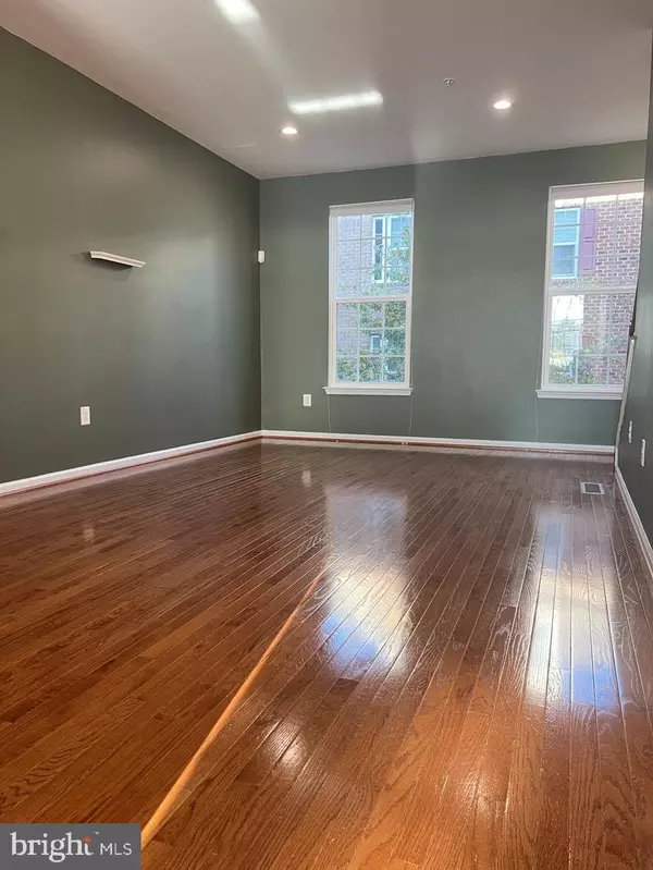 Elkridge, MD 21075,7241 YESTERDAY LN