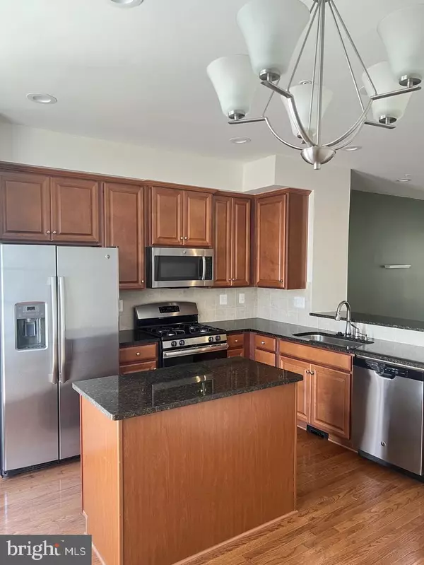 Elkridge, MD 21075,7241 YESTERDAY LN