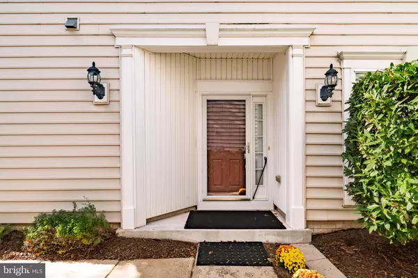 Ashburn, VA 20147,20698 CRESCENT POINTE PL