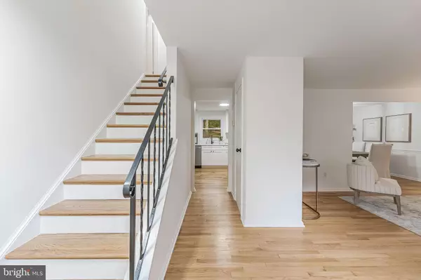 Herndon, VA 20170,1508 HIDDENBROOK DR