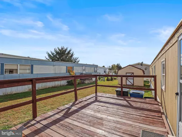 Thomasville, PA 17364,215 CHESAPEAKE EST