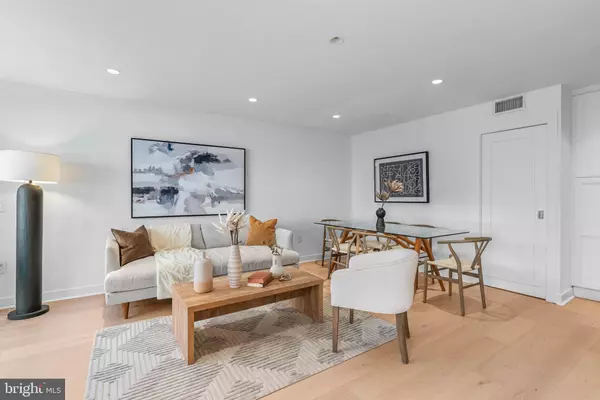 Philadelphia, PA 19103,2018 WALNUT ST #2018