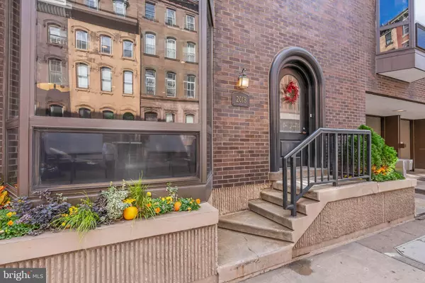 Philadelphia, PA 19103,2018 WALNUT ST #2018