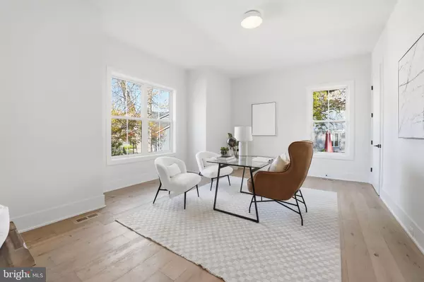 Vienna, VA 22180,612 GIBSON CIR SW