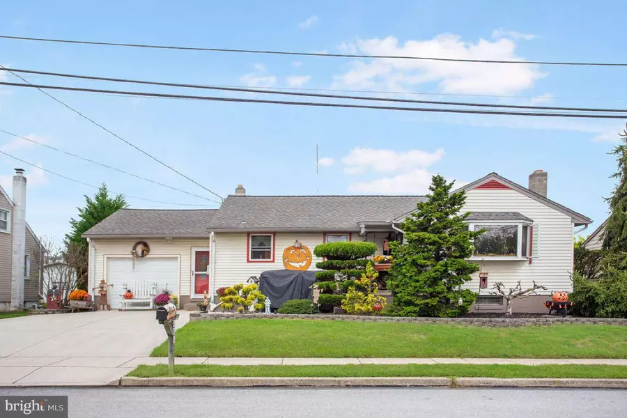 408 WIRT AVE, Hanover, PA 17331