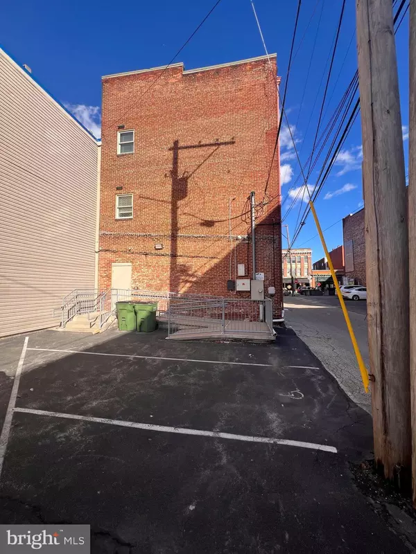 York, PA 17401,128 N GEORGE ST