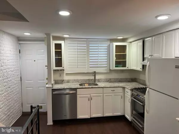 Philadelphia, PA 19107,1028 IRVING ST