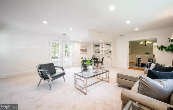 Falls Church, VA 22044,6329 NICHOLSON ST