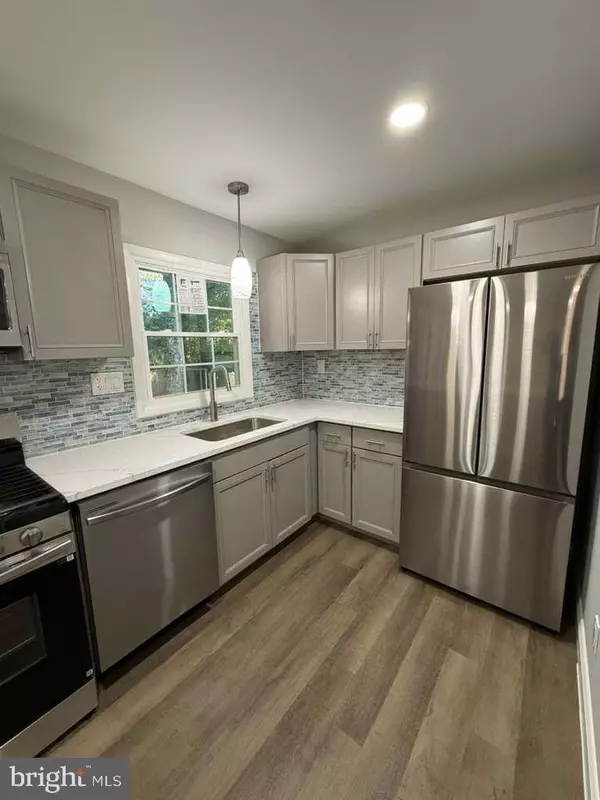 Waldorf, MD 20602,5 REDCAR CT