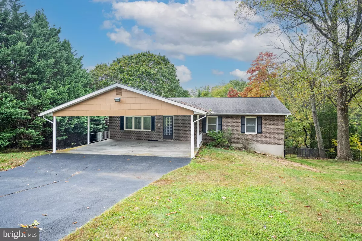 Mount Airy, MD 21771,5345 POMMEL