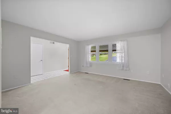 Mount Airy, MD 21771,5345 POMMEL