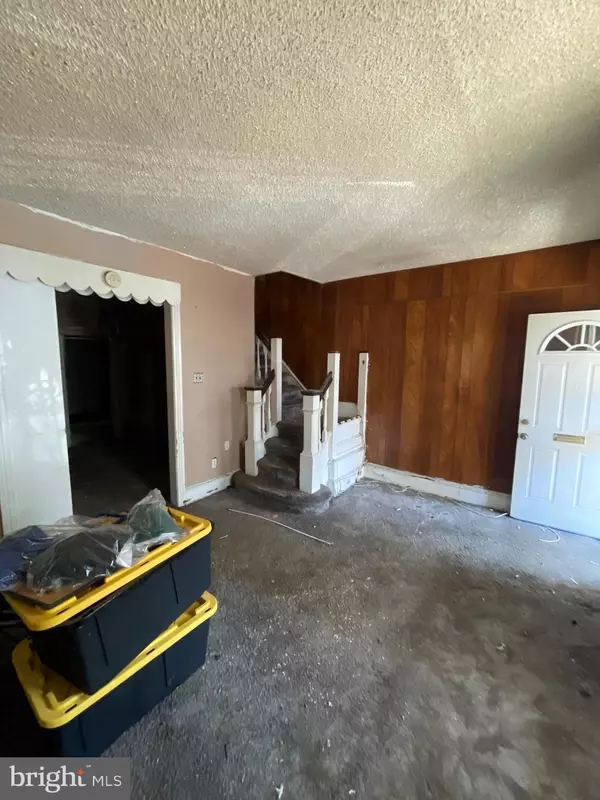 Philadelphia, PA 19143,1329 S LINDENWOOD ST