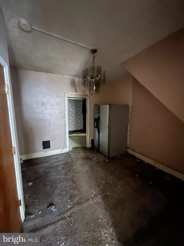 Philadelphia, PA 19143,1329 S LINDENWOOD ST