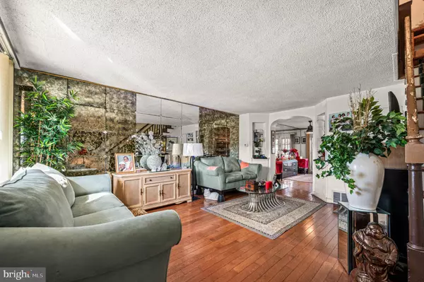 Philadelphia, PA 19150,8433 PROVIDENT ST