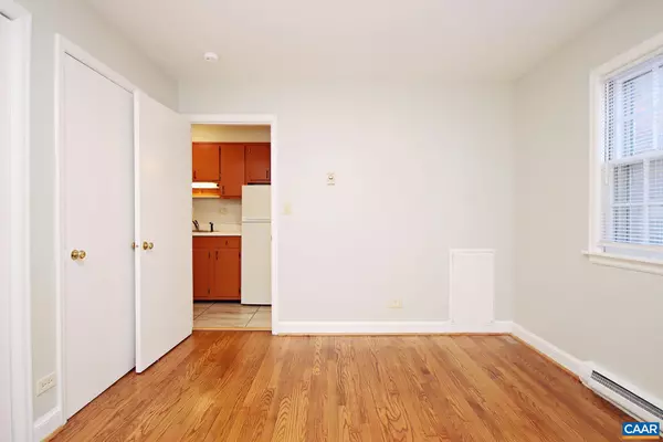 Charlottesville, VA 22903,2114 IVY RD #11