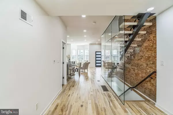 Philadelphia, PA 19130,2932 CAMBRIDGE ST