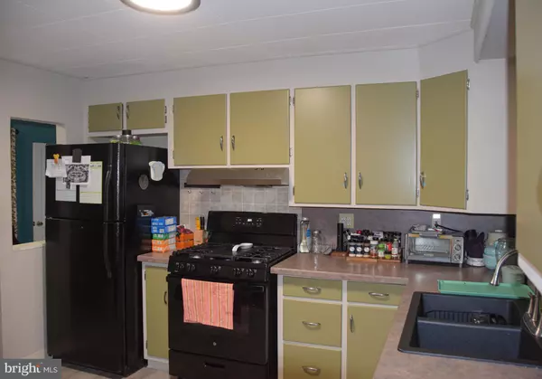 Reading, PA 19606,404 LORANE RD