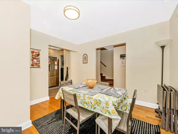 Rockville, MD 20850,871 AZALEA DR #25-871