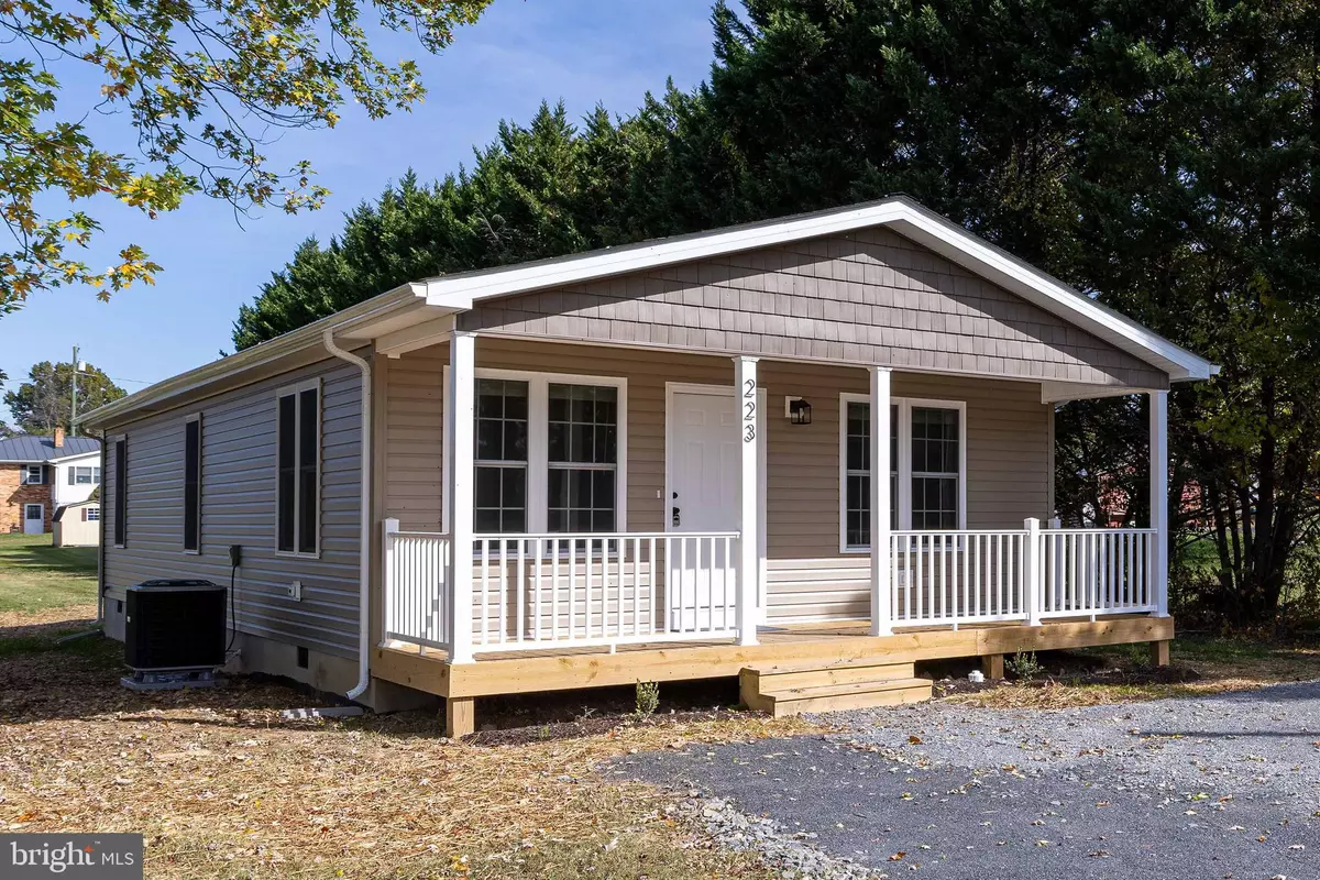 Luray, VA 22835,223 FAIRVIEW RD