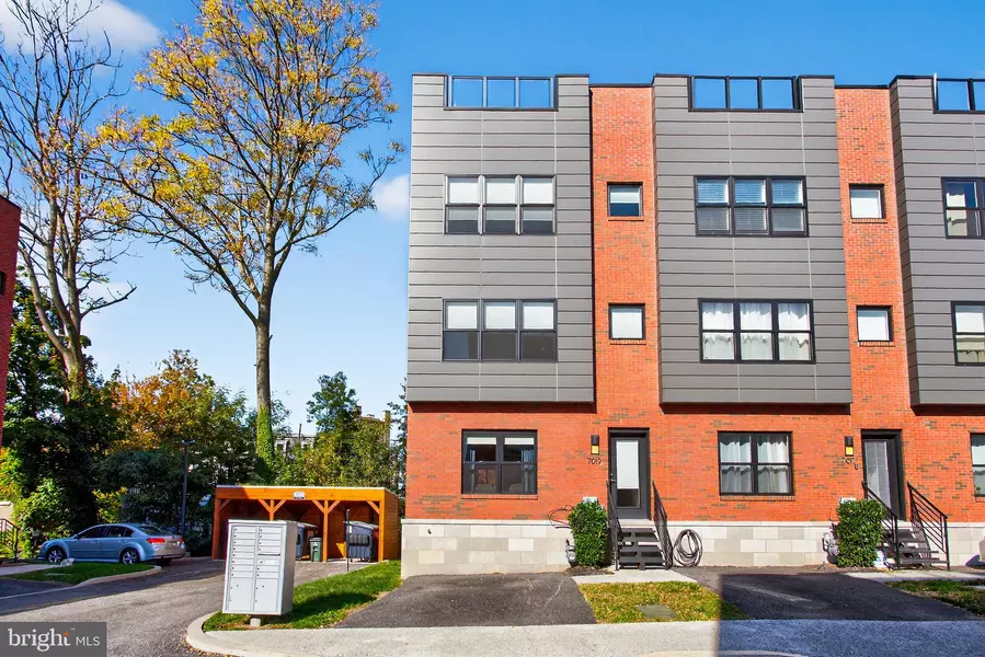 7019 PIPERS GLEN WAY, Philadelphia, PA 19119