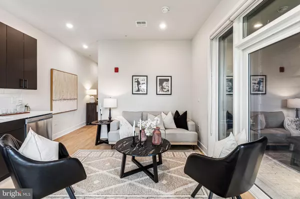 Philadelphia, PA 19128,6910 RIDGE AVE #214