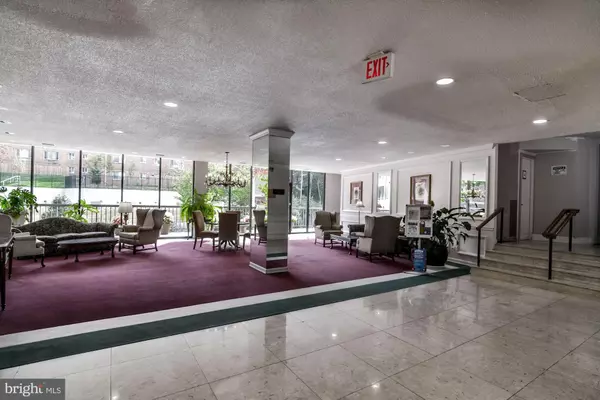 Arlington, VA 22204,5300 COLUMBIA PIKE #113