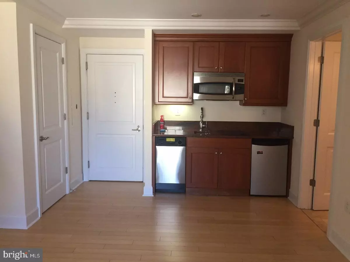 Philadelphia, PA 19103,1701-15 LOCUST ST #1806