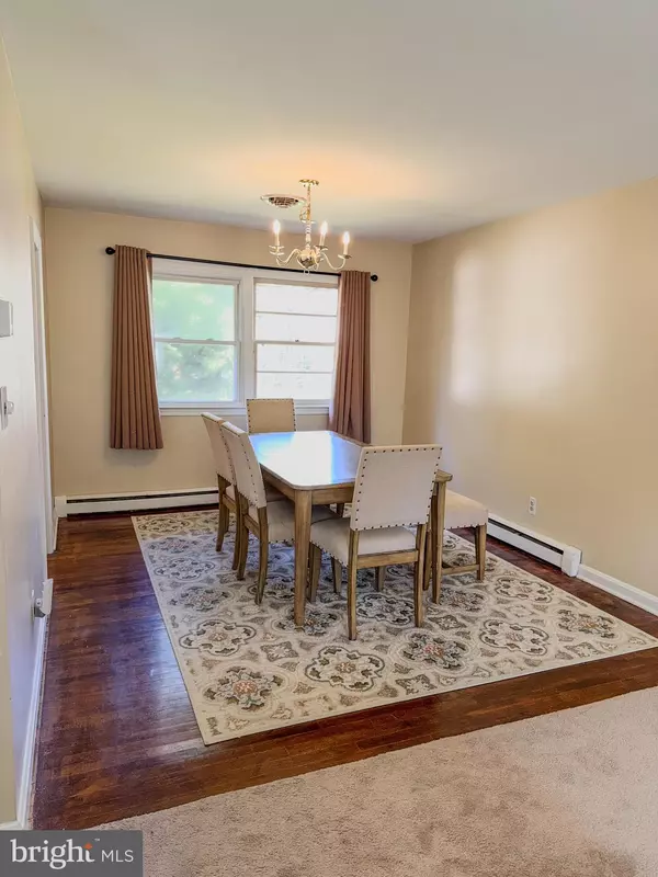 Dover, DE 19904,403 DOGWOOD AVE