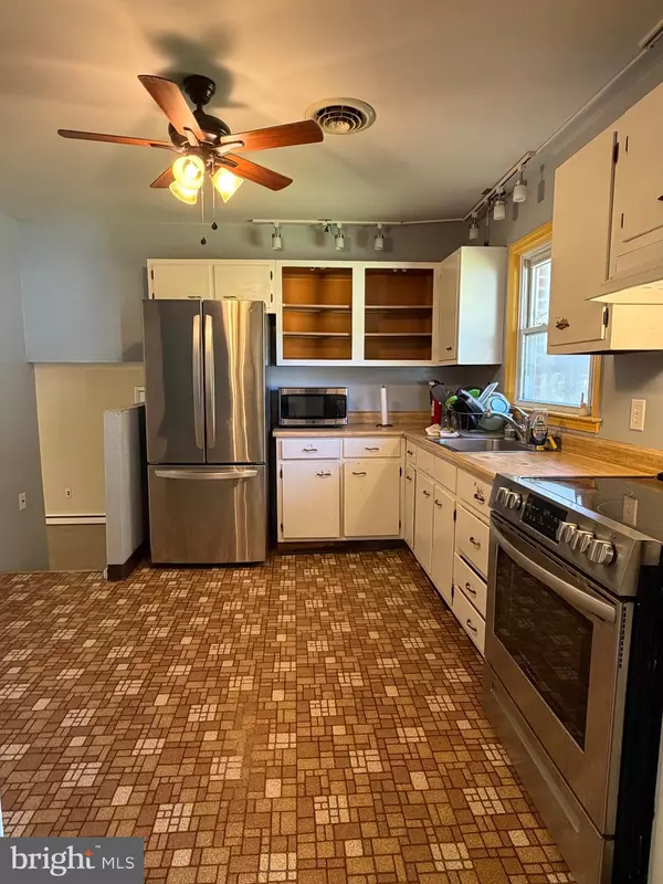 Dover, DE 19904,403 DOGWOOD AVE