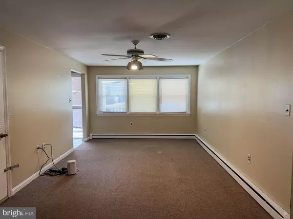 Dover, DE 19904,403 DOGWOOD AVE