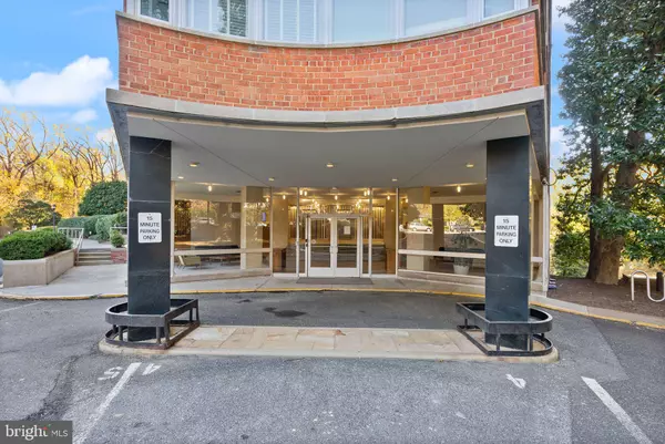 Washington, DC 20016,4200 CATHEDRAL AVE NW #812